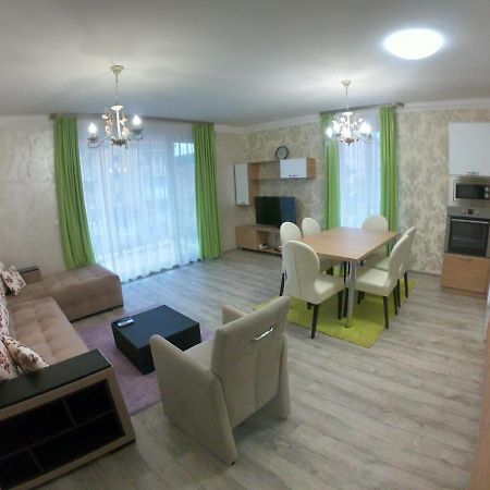 South Coast Apartments Шумен Екстериор снимка