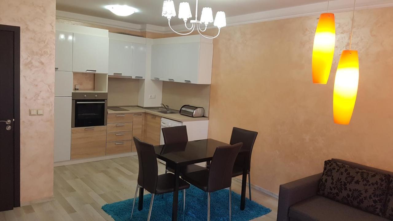 South Coast Apartments Шумен Екстериор снимка