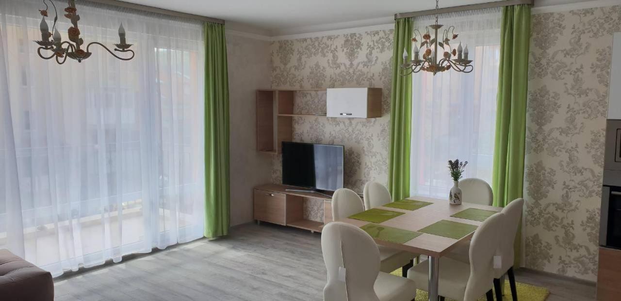 South Coast Apartments Шумен Екстериор снимка