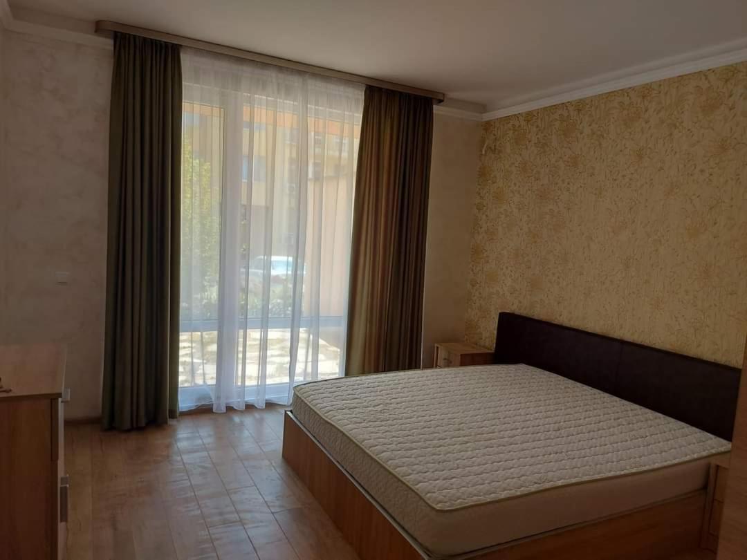 South Coast Apartments Шумен Екстериор снимка