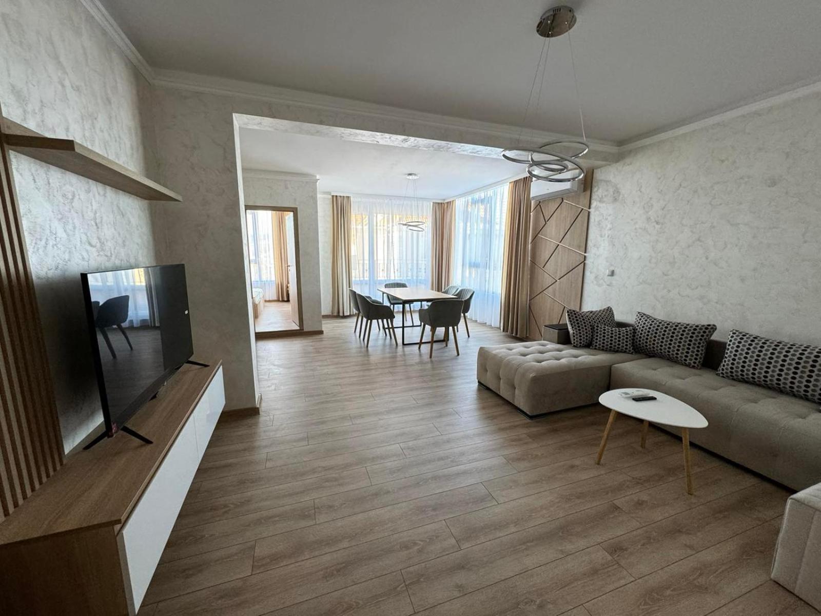 South Coast Apartments Шумен Екстериор снимка