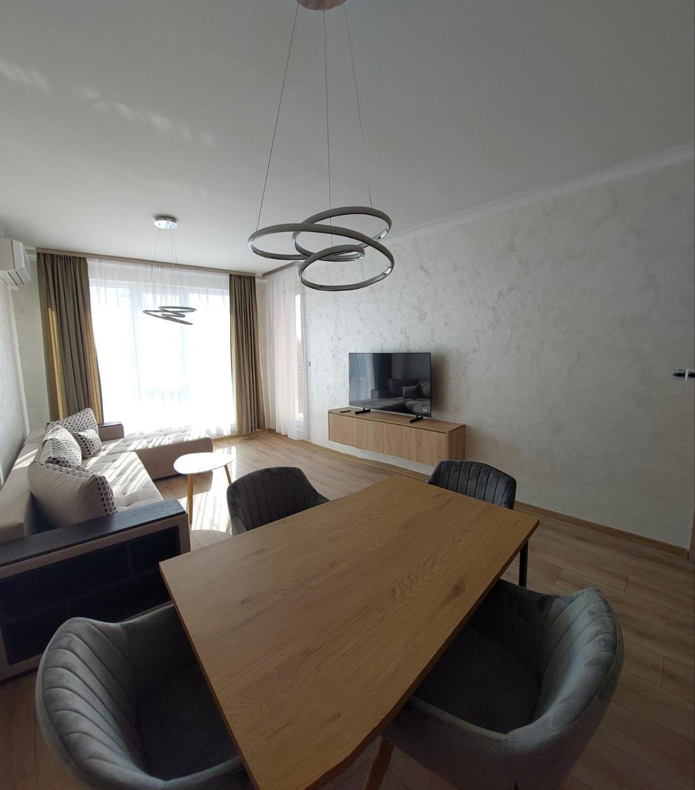 South Coast Apartments Шумен Екстериор снимка
