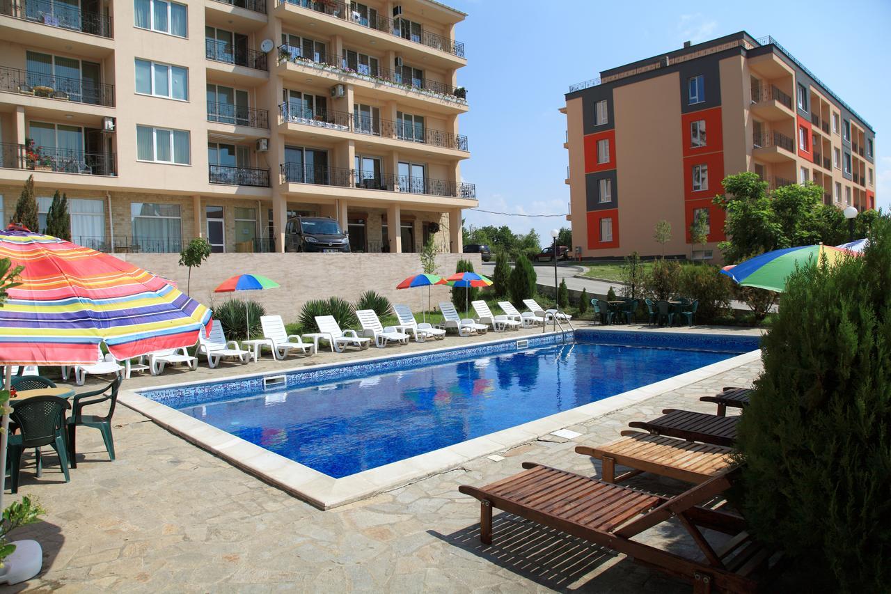 South Coast Apartments Шумен Екстериор снимка