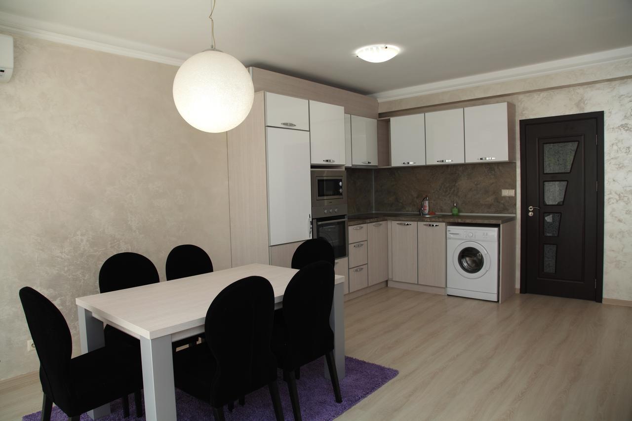 South Coast Apartments Шумен Екстериор снимка