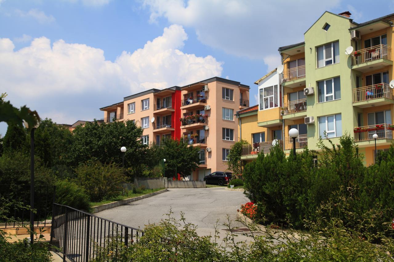 South Coast Apartments Шумен Екстериор снимка