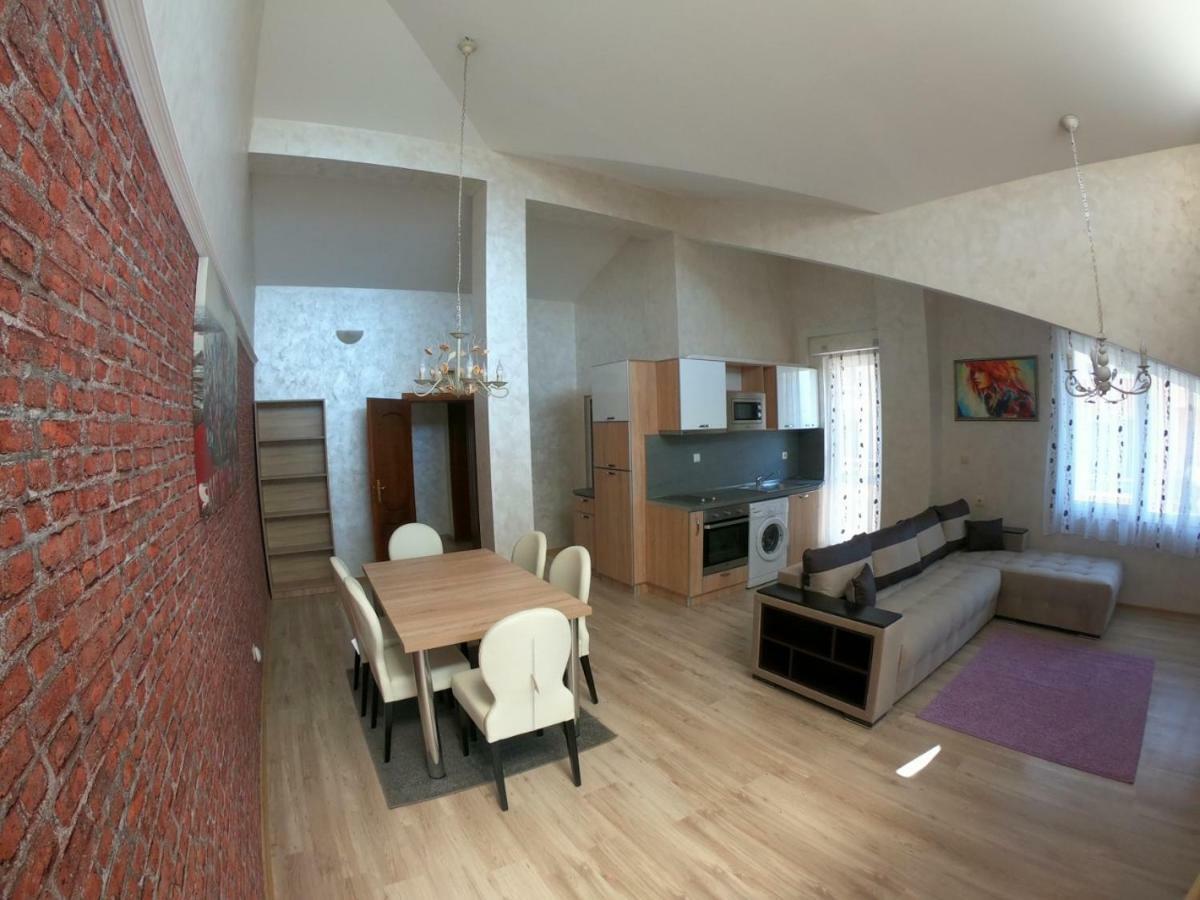 South Coast Apartments Шумен Екстериор снимка
