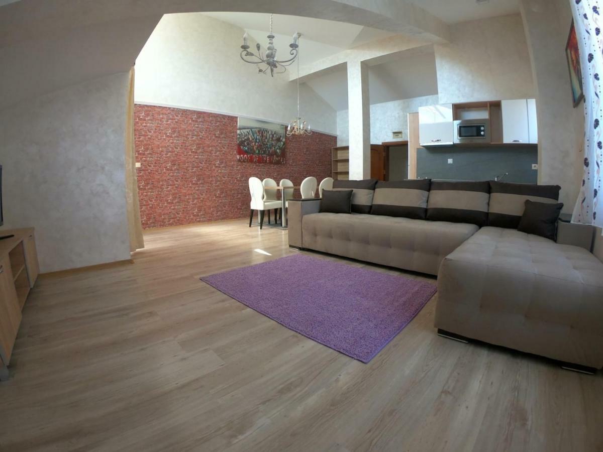 South Coast Apartments Шумен Екстериор снимка