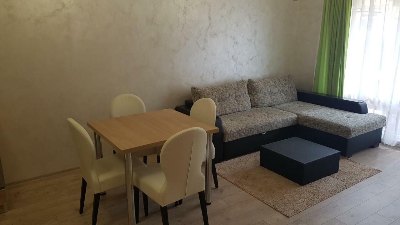 South Coast Apartments Шумен Екстериор снимка