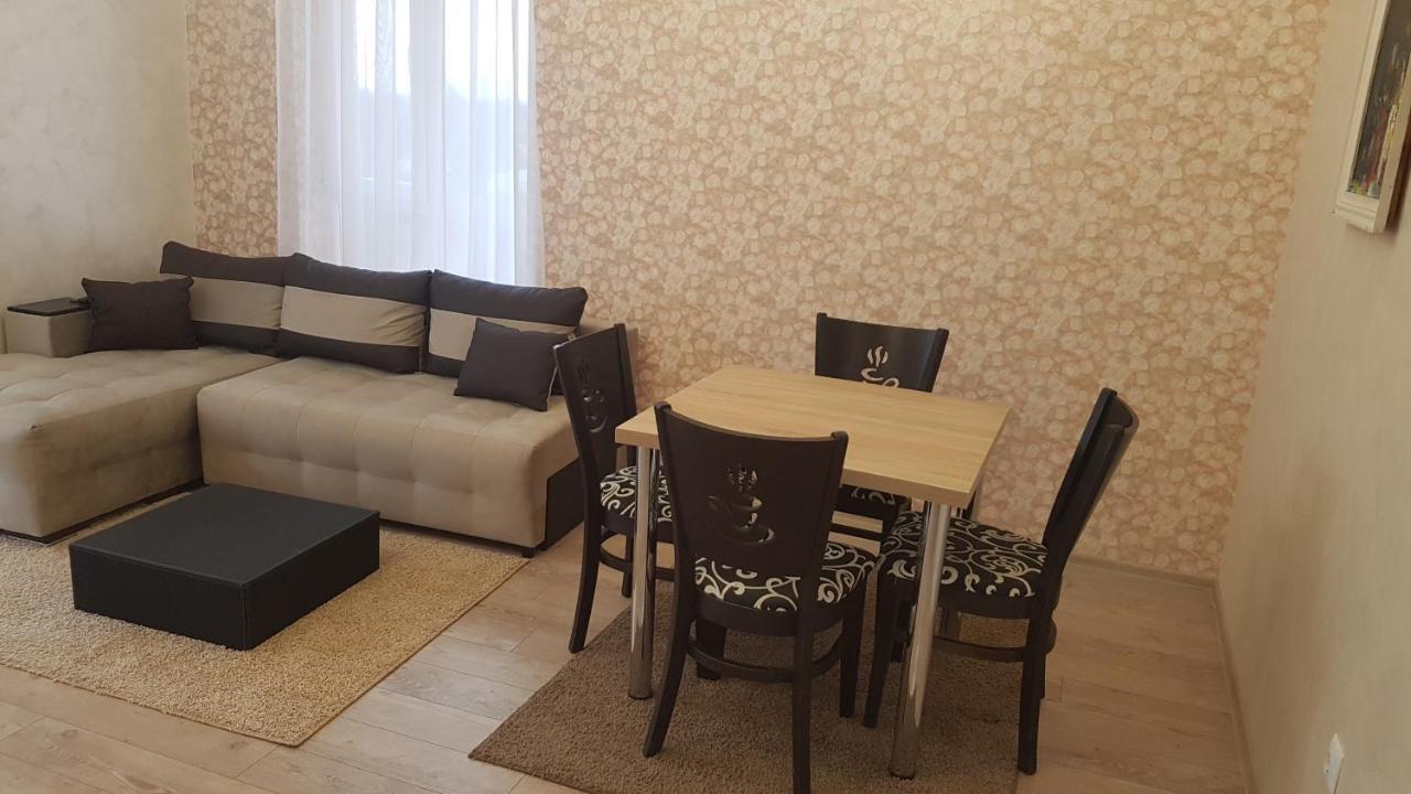 South Coast Apartments Шумен Екстериор снимка